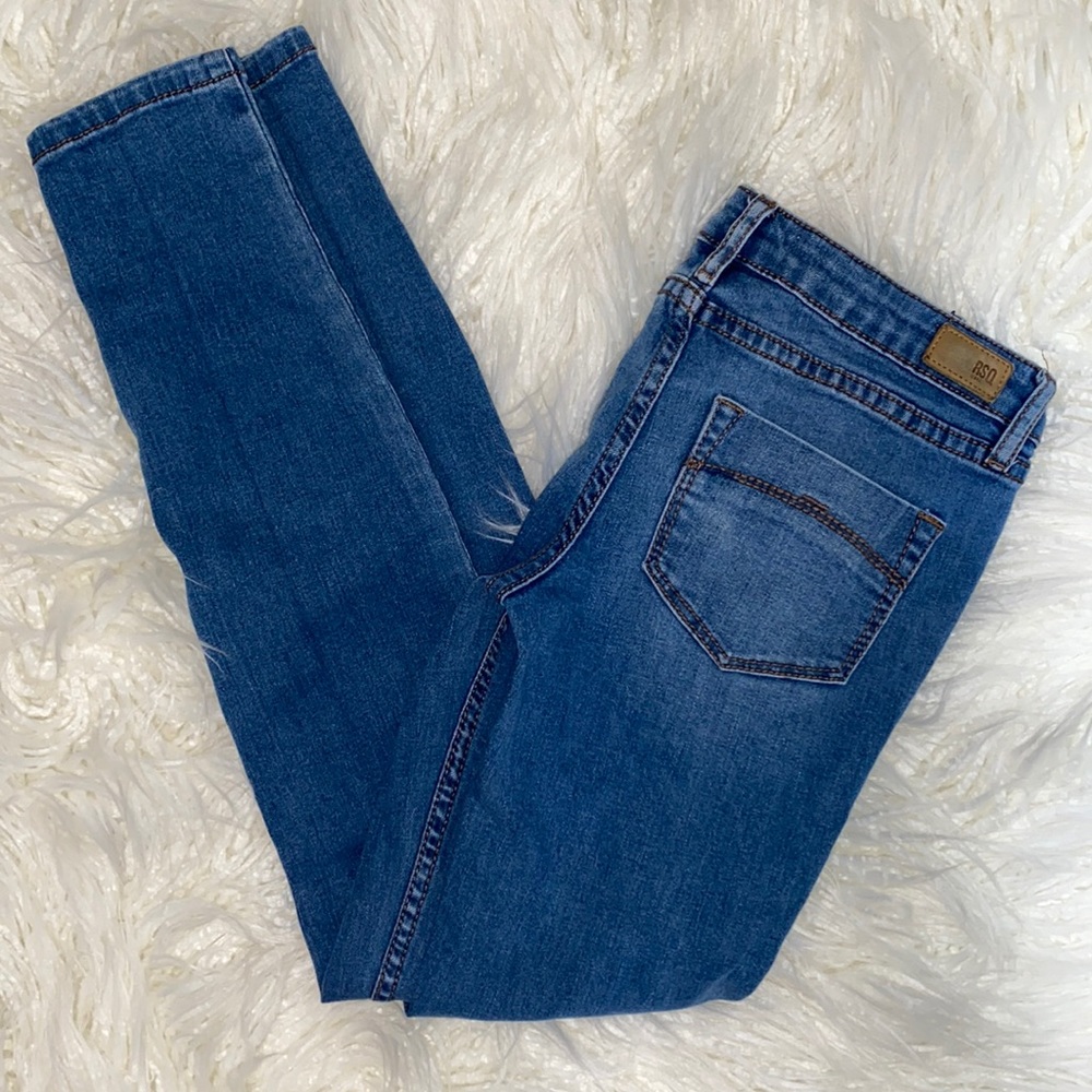 Tilly’s RSQ Ibiza Skinny distressed jeans size 12